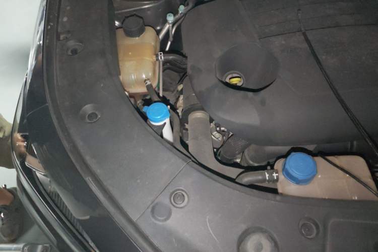 Used CHANGAN UNI-K 2021 2.0T Prestige Edition Engine Bay Right