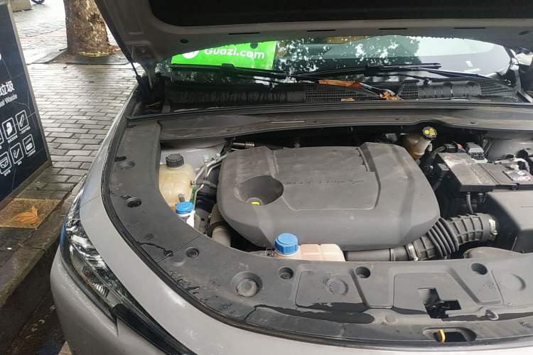 Used CHANGAN UNI-K 2021 2.0T Prestige Edition Engine Bay Right