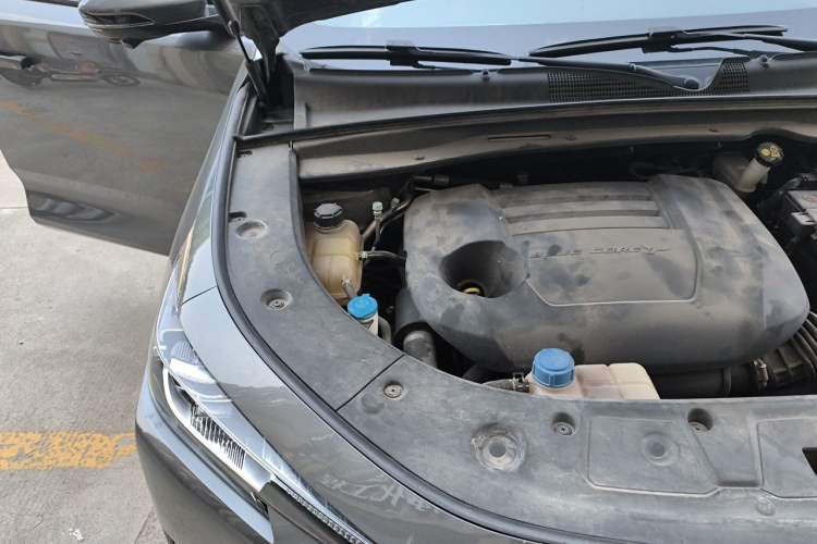 Used CHANGAN UNI-K 2021 2.0T Prestige Edition Engine Bay Right