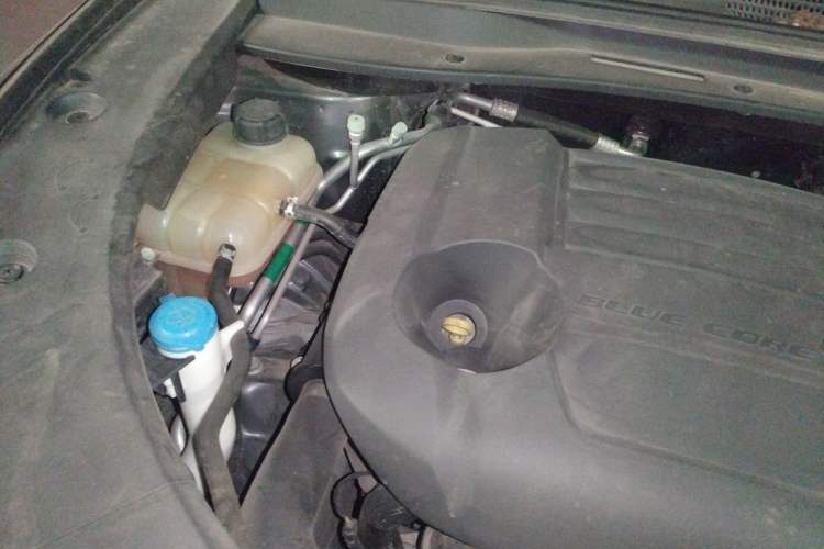 Used CHANGAN UNI-K 2021 2.0T Prestige Edition Engine Bay Right