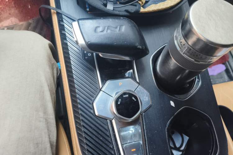 Used CHANGAN UNI-K 2021 2.0T Excellence Edition Gear Lever