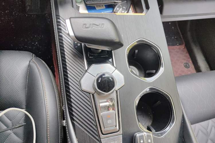 Used CHANGAN UNI-K 2021 2.0T Excellence Edition Gear Lever