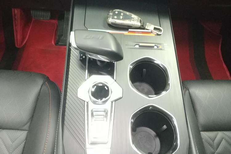 Used CHANGAN UNI-K 2021 2.0T All-Wheel Drive Prestige Version Gear Lever