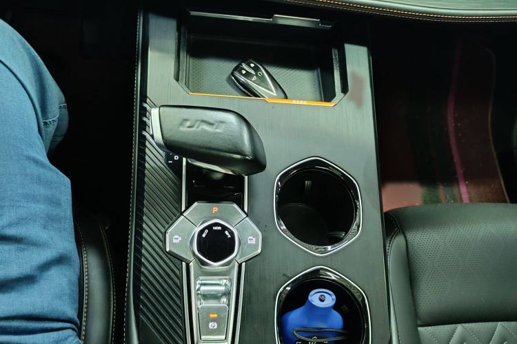 Used CHANGAN UNI-K 2021 2.0T Excellence Edition Interior 4