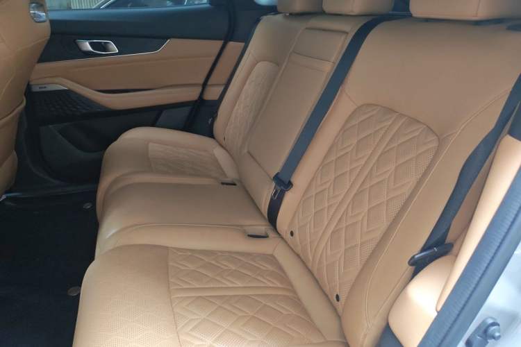 Used CHANGAN UNI-K 2021 2.0T All-Wheel Drive Prestige Version Left Rear Seat