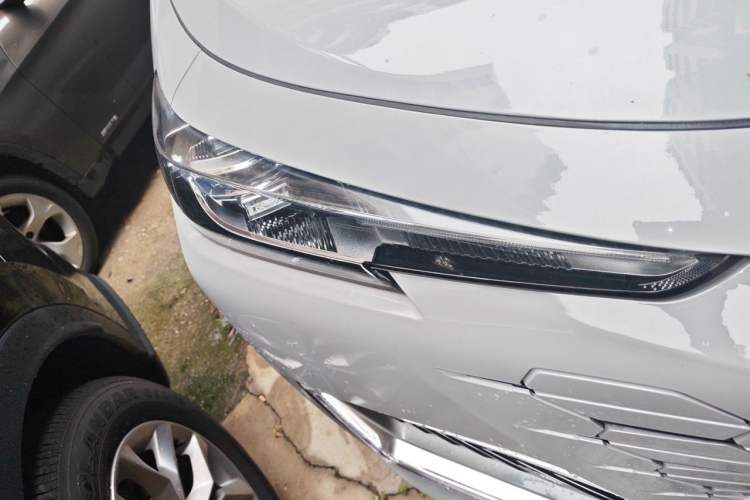 Used CHANGAN UNI-K 2021 2.0T All-Wheel Drive Prestige Version Right Front Headlight