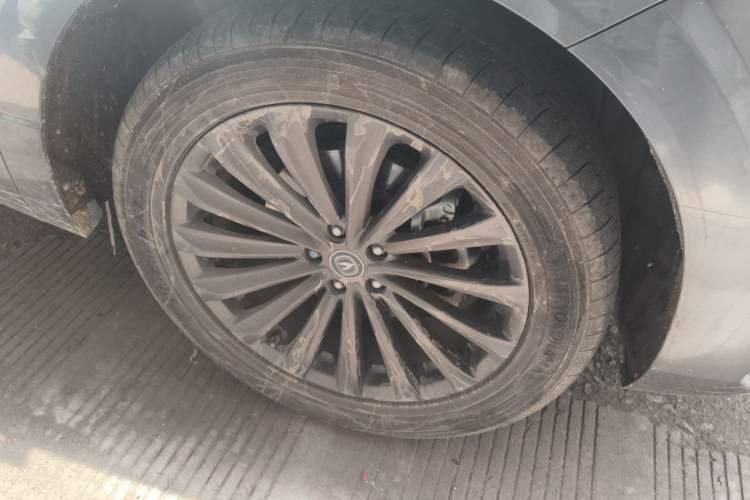 Used CHANGAN UNI-K 2021 2.0T Excellence Edition Right Front Wheel Hub