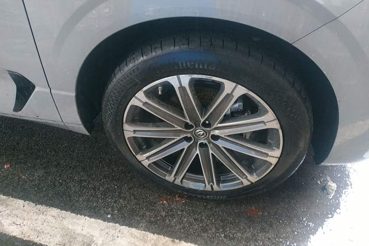 Used CHANGAN UNI-K 2021 2.0T Prestige Edition Right Front Wheel Hub