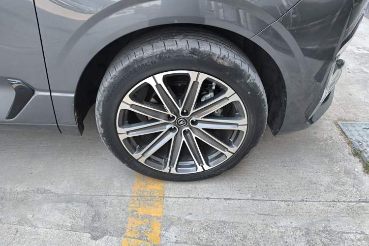 Used CHANGAN UNI-K 2021 2.0T Prestige Edition Right Front Wheel Hub