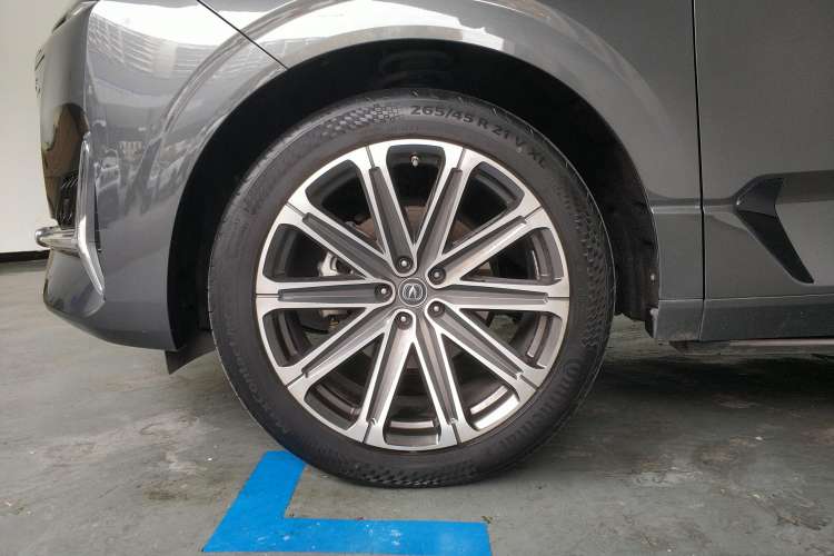 Used CHANGAN UNI-K 2021 2.0T All-Wheel Drive Prestige Version Right Front Wheel Hub