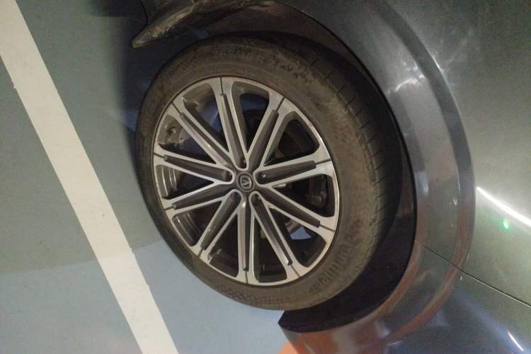 Used CHANGAN UNI-K 2021 2.0T Prestige Edition Right Front Wheel Hub