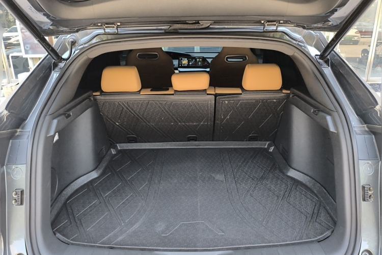 Used CHANGAN UNI-K 2021 2.0T Prestige Edition Trunk