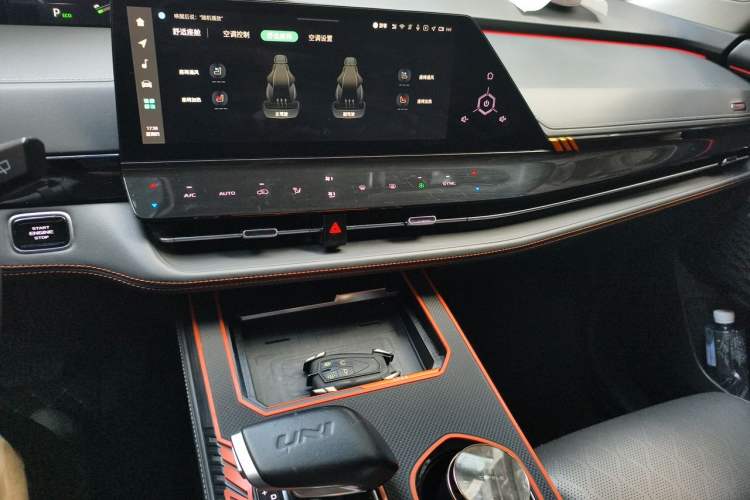 Used CHANGAN UNI-K 2021 2.0T Prestige Edition Audio And AC Panel