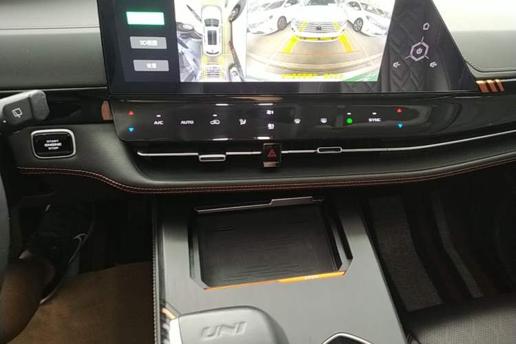 Used CHANGAN UNI-K 2021 2.0T Prestige Edition Audio And AC Panel