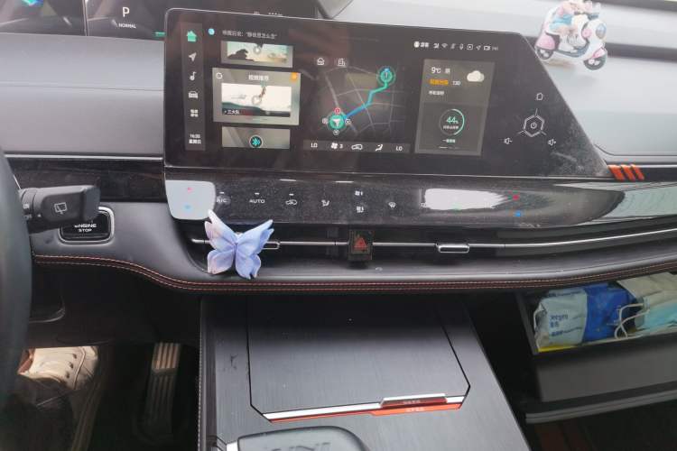 Used CHANGAN UNI-K 2021 2.0T Prestige Edition Audio And AC Panel