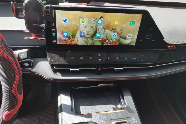 Used CHANGAN UNI-K 2021 2.0T All-Wheel Drive Prestige Version Audio And AC Panel