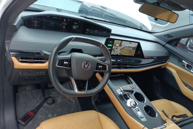 Used CHANGAN UNI-K 2021 2.0T All-Wheel Drive Prestige Version Center Console