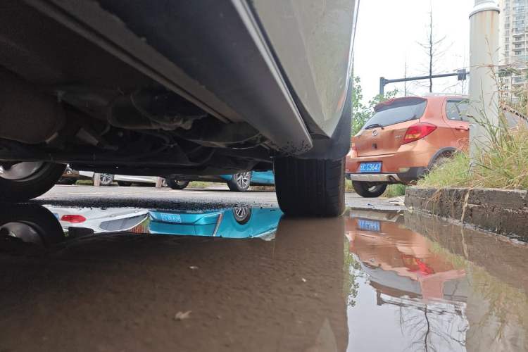Used CHANGAN UNI-K 2021 2.0T All-Wheel Drive Prestige Version Chassis Front Right