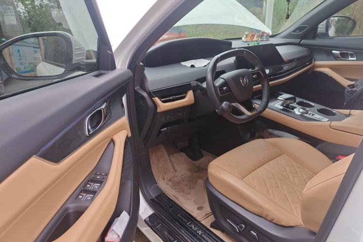 Used CHANGAN UNI-K 2021 2.0T All-Wheel Drive Prestige Version Driver Seat