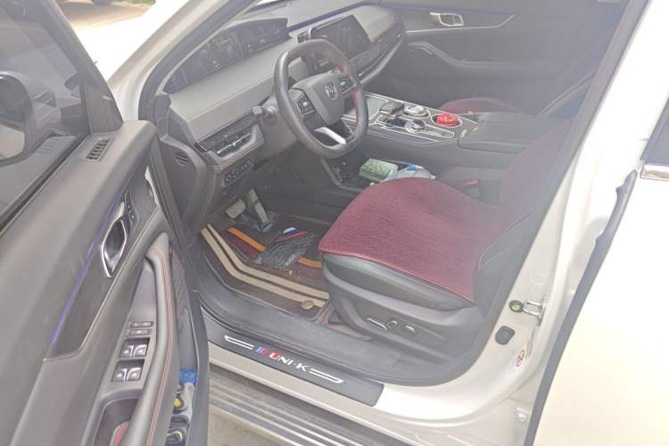 Used CHANGAN UNI-K 2021 2.0T All-Wheel Drive Prestige Version Driver Seat