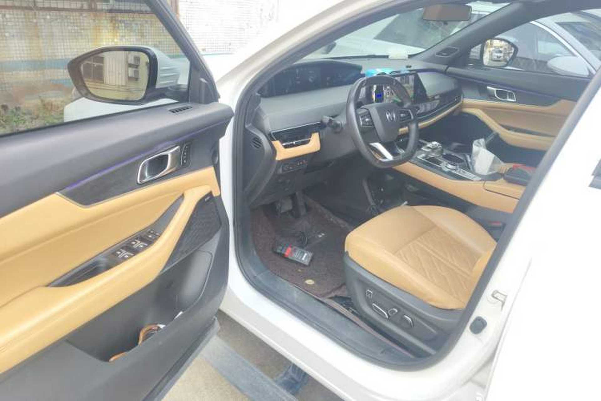 Used CHANGAN UNI-K 2021 2.0T All-Wheel Drive Prestige Version Driver Seat