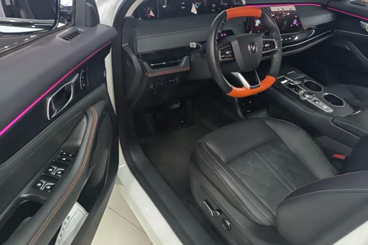 Used CHANGAN UNI-K 2021 2.0T All-Wheel Drive Prestige Version Driver Seat