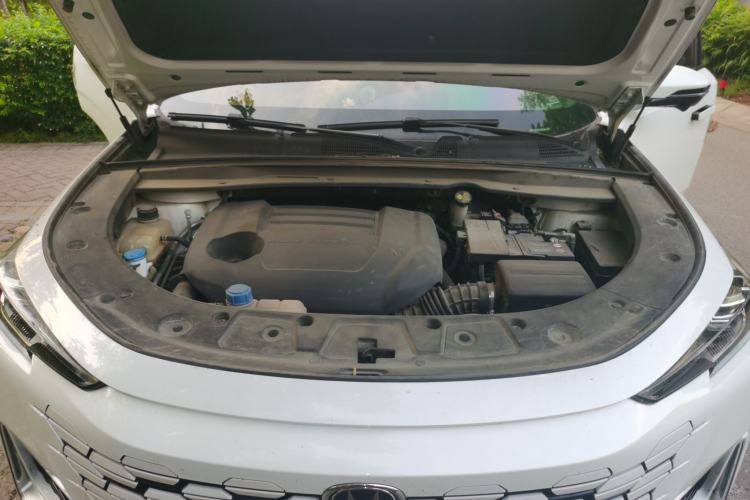 Used CHANGAN UNI-K 2021 2.0T All-Wheel Drive Prestige Version Engine Bay