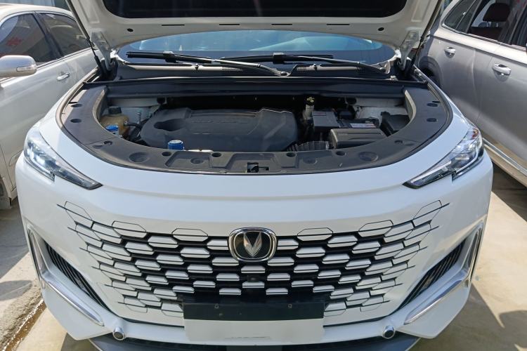 Used CHANGAN UNI-K 2021 2.0T All-Wheel Drive Prestige Version Engine Bay