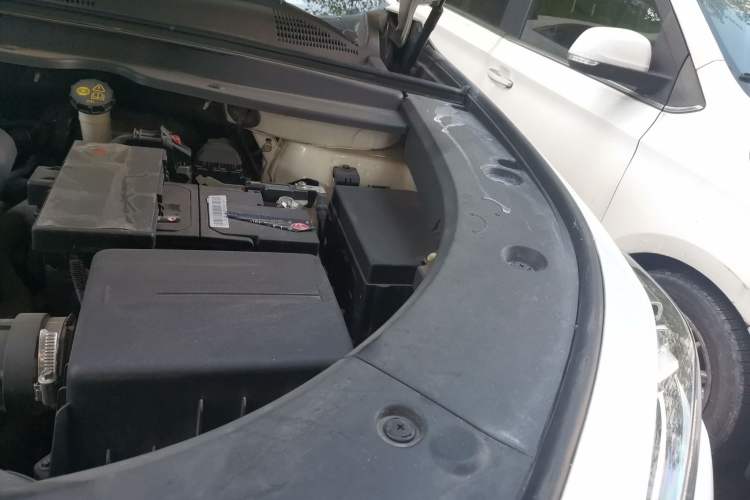 Used CHANGAN UNI-K 2021 2.0T Excellence Edition Engine Bay Left