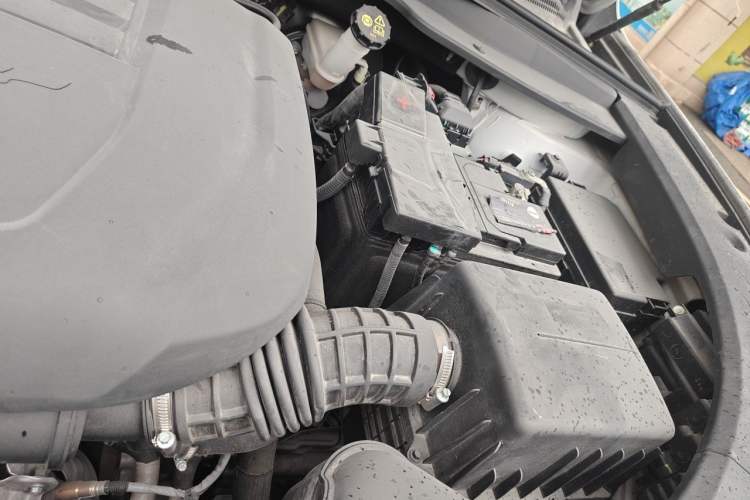 Used CHANGAN UNI-K 2021 2.0T All-Wheel Drive Prestige Version Engine Bay Left
