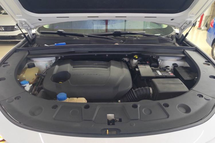 Used CHANGAN UNI-K 2021 2.0T All-Wheel Drive Prestige Version Engine Bay