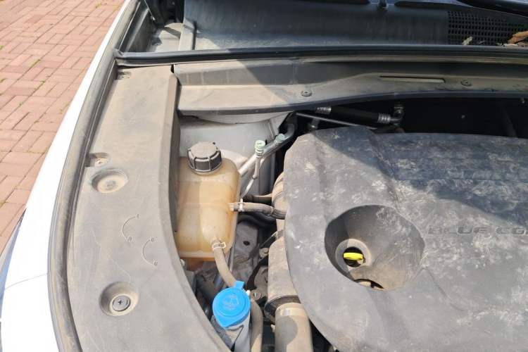 Used CHANGAN UNI-K 2021 2.0T Excellence Edition Engine Bay Right