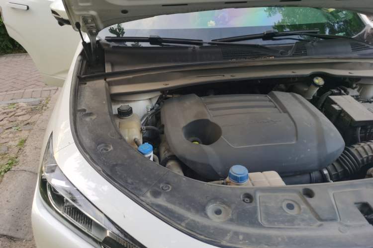 Used CHANGAN UNI-K 2021 2.0T All-Wheel Drive Prestige Version Engine Bay Right