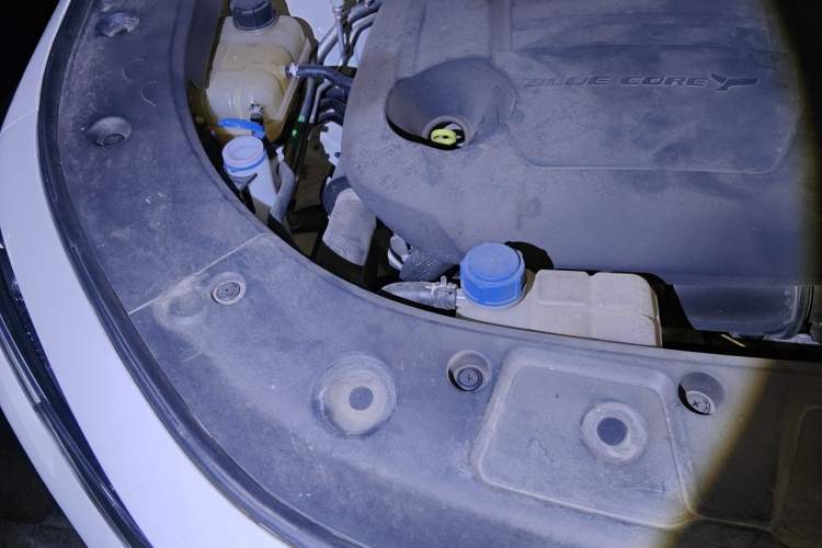 Used CHANGAN UNI-K 2021 2.0T Prestige Edition Engine Bay Right