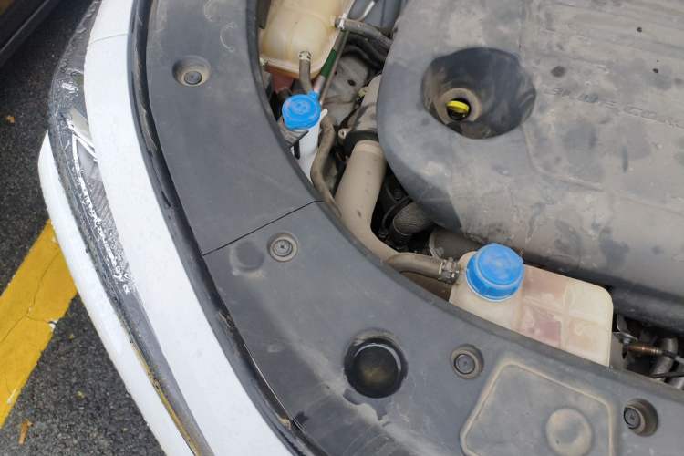 Used CHANGAN UNI-K 2021 2.0T Prestige Edition Engine Bay Right