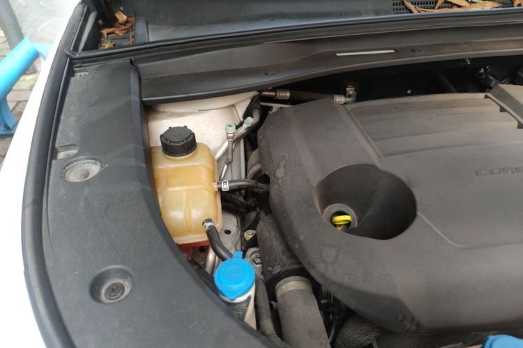 Used CHANGAN UNI-K 2021 2.0T Prestige Edition Engine Bay Right
