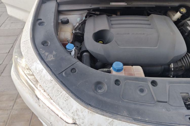 Used CHANGAN UNI-K 2021 2.0T Excellence Edition Engine Bay Right