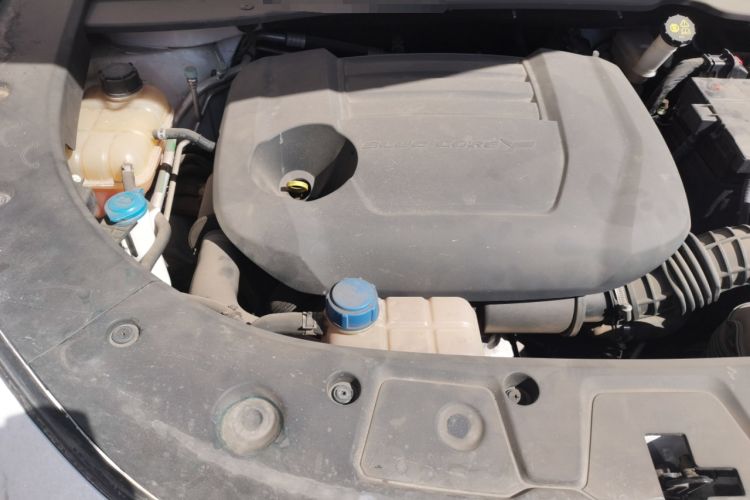 Used CHANGAN UNI-K 2021 2.0T All-Wheel Drive Prestige Version Engine Bay Right