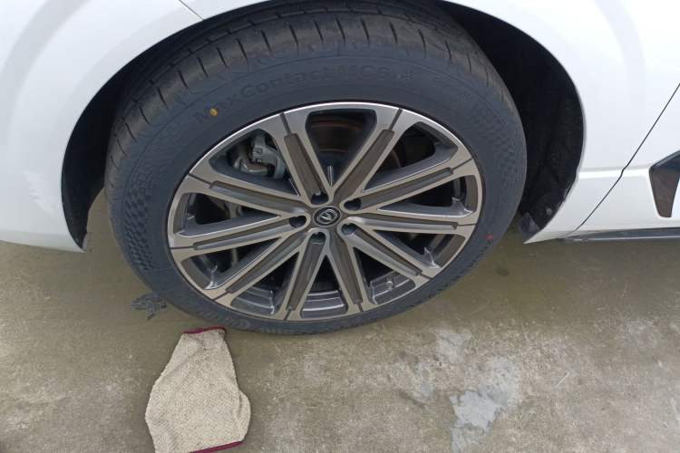 Used CHANGAN UNI-K 2021 2.0T All-Wheel Drive Prestige Version Exterior 4