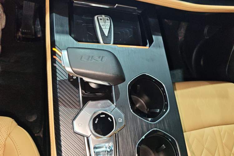 Used CHANGAN UNI-K 2021 2.0T Prestige Edition Gear Lever