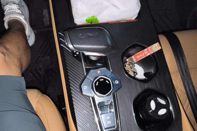 Used CHANGAN UNI-K 2021 2.0T Excellence Edition Gear Lever