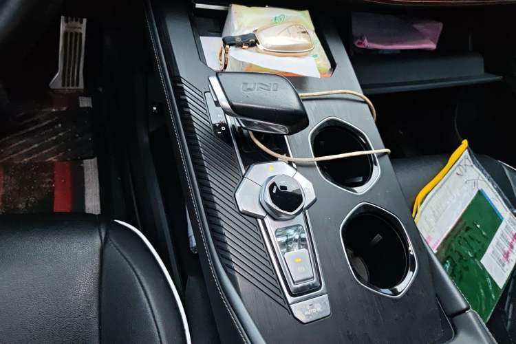 Used CHANGAN UNI-K 2021 2.0T Prestige Edition Gear Lever