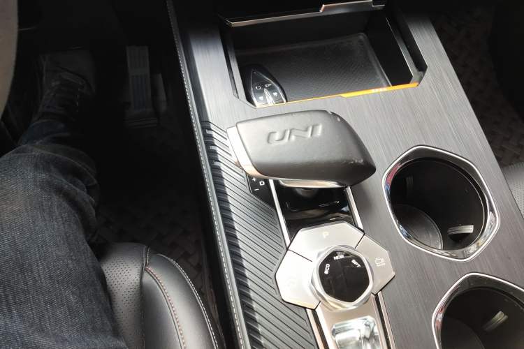 Used CHANGAN UNI-K 2021 2.0T Excellence Edition Gear Lever