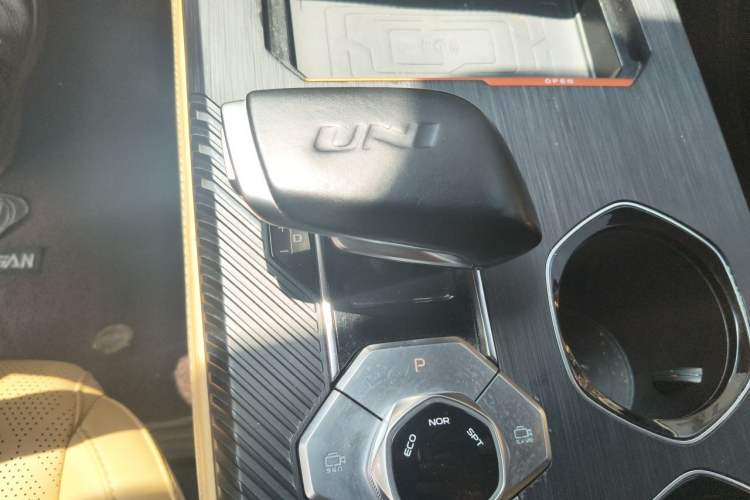 Used CHANGAN UNI-K 2021 2.0T Prestige Edition Gear Lever