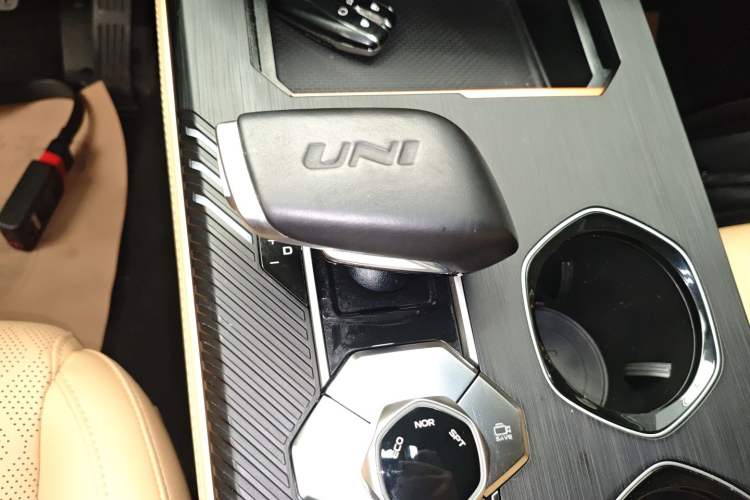 Used CHANGAN UNI-K 2021 2.0T Excellence Edition Gear Lever