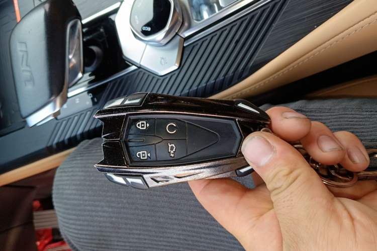 Used CHANGAN UNI-K 2021 2.0T All-Wheel Drive Prestige Version Interior 1