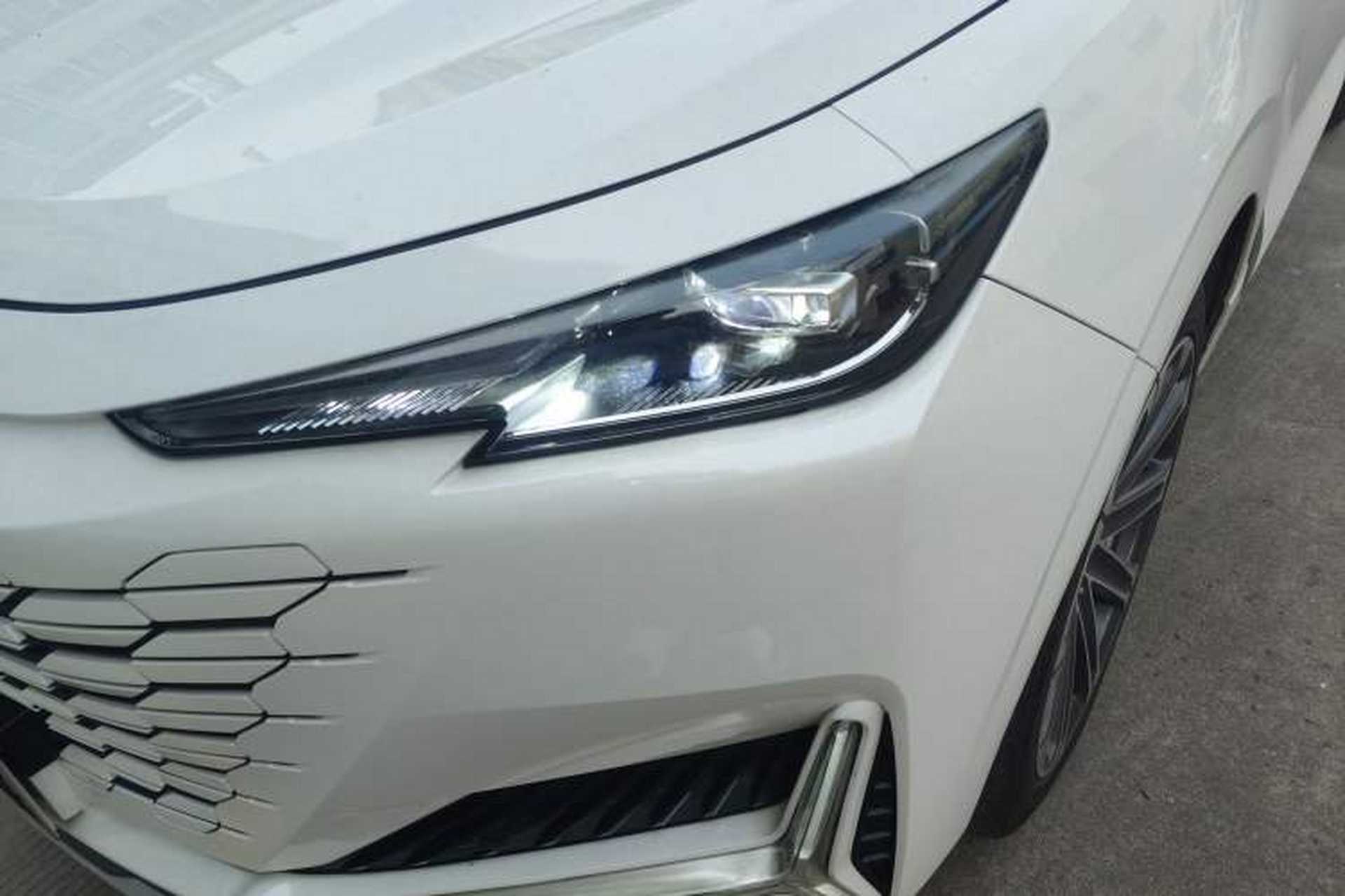 Used CHANGAN UNI-K 2021 2.0T All-Wheel Drive Prestige Version Left Front Headlight