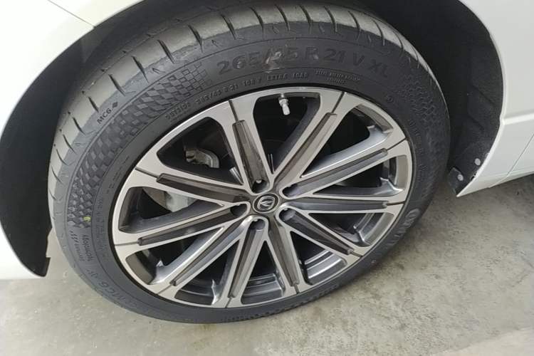 Used CHANGAN UNI-K 2021 2.0T Prestige Edition Left Front Wheel Hub
