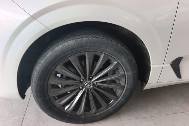 Used CHANGAN UNI-K 2021 2.0T Excellence Edition Left Front Wheel Hub