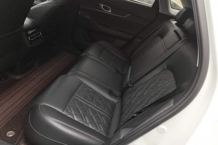 Used CHANGAN UNI-K 2021 2.0T All-Wheel Drive Prestige Version Left Rear Seat